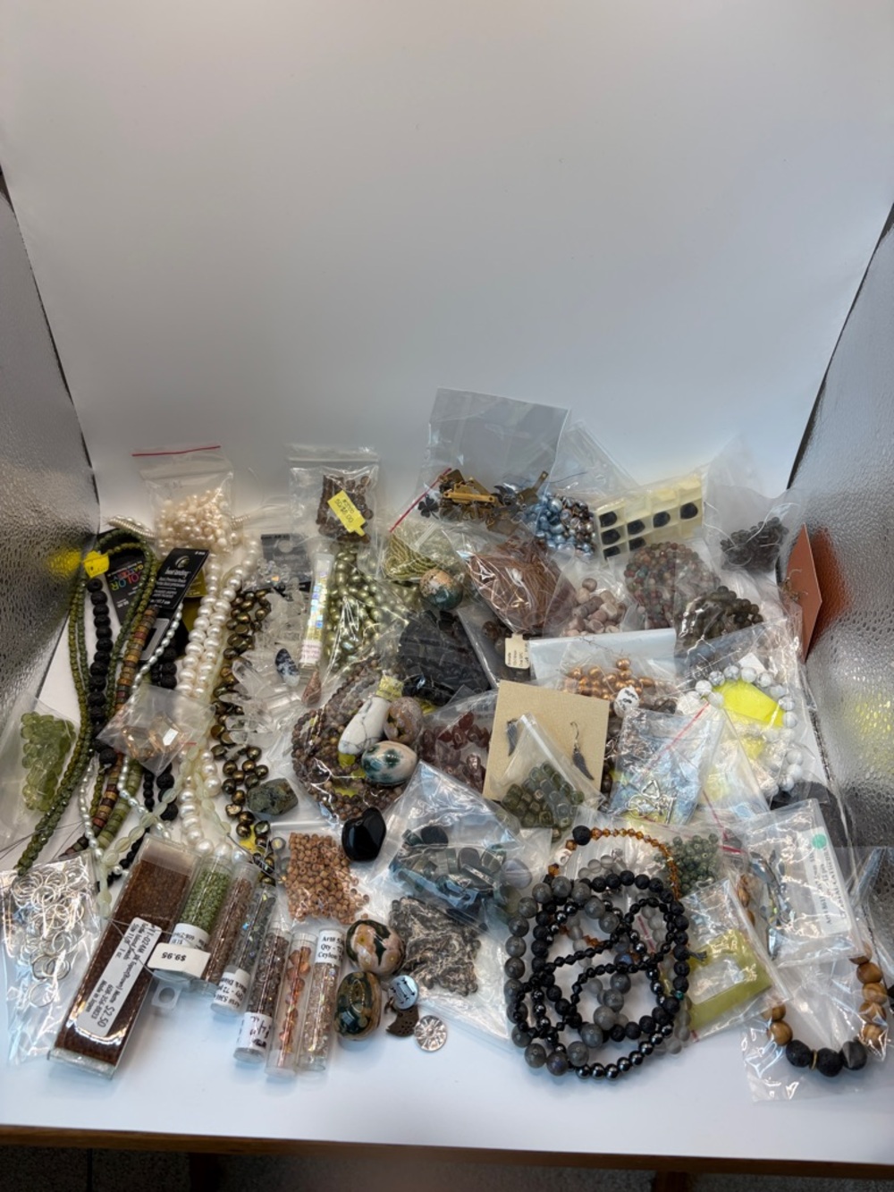 Assorted Beads and jewelry making Lot Approx. 3 lb bag - Picture 3 of 7